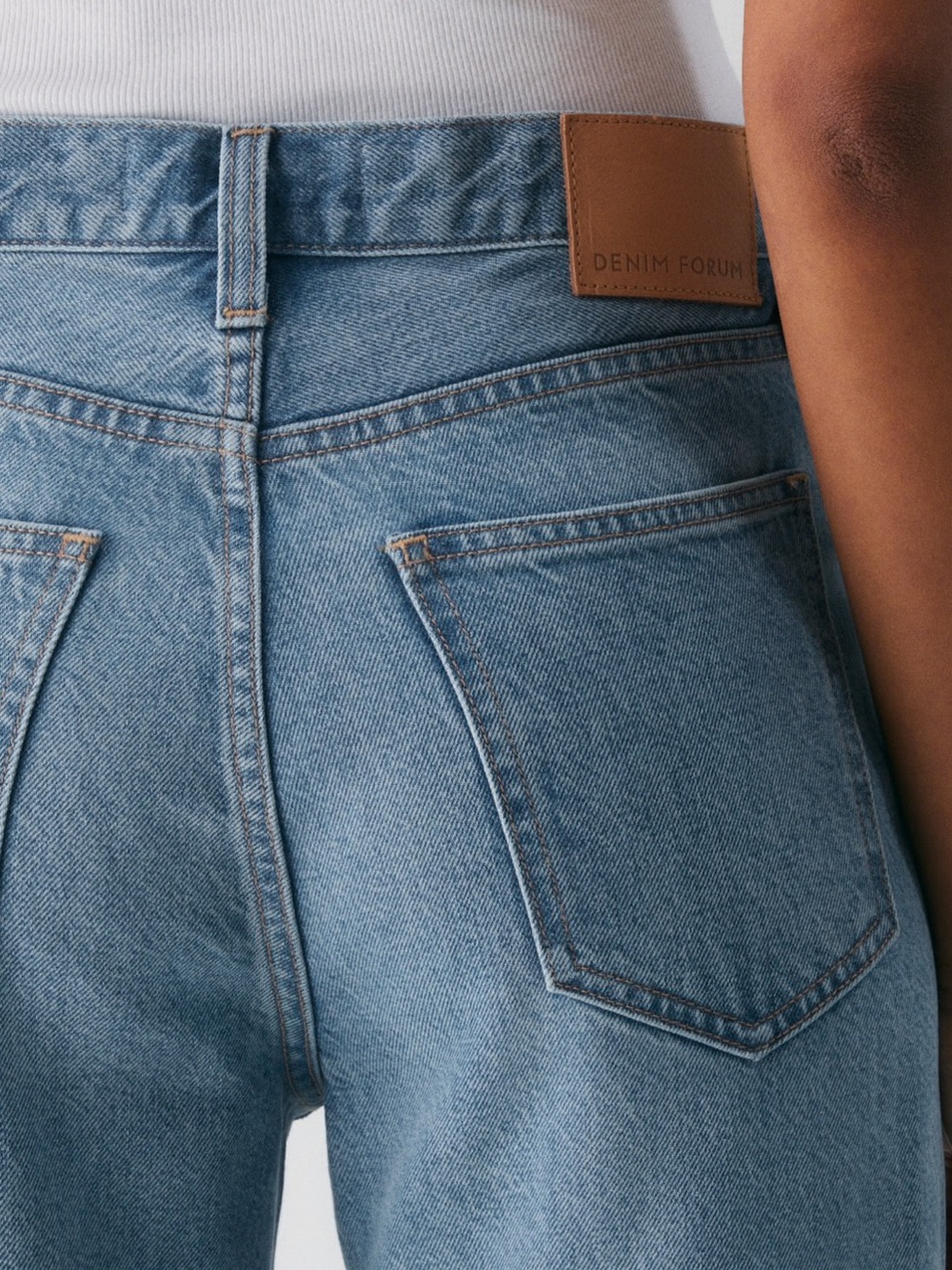 Aritzia Denim Forum Jeans - Picture 3 of 11